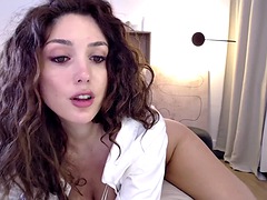 Beautiful Cleopatra sinns gets naked and plays with lovense lush (clip from camshow December 4th)